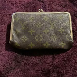 COPY - Vintage Louis Vuitton kisslock wallet